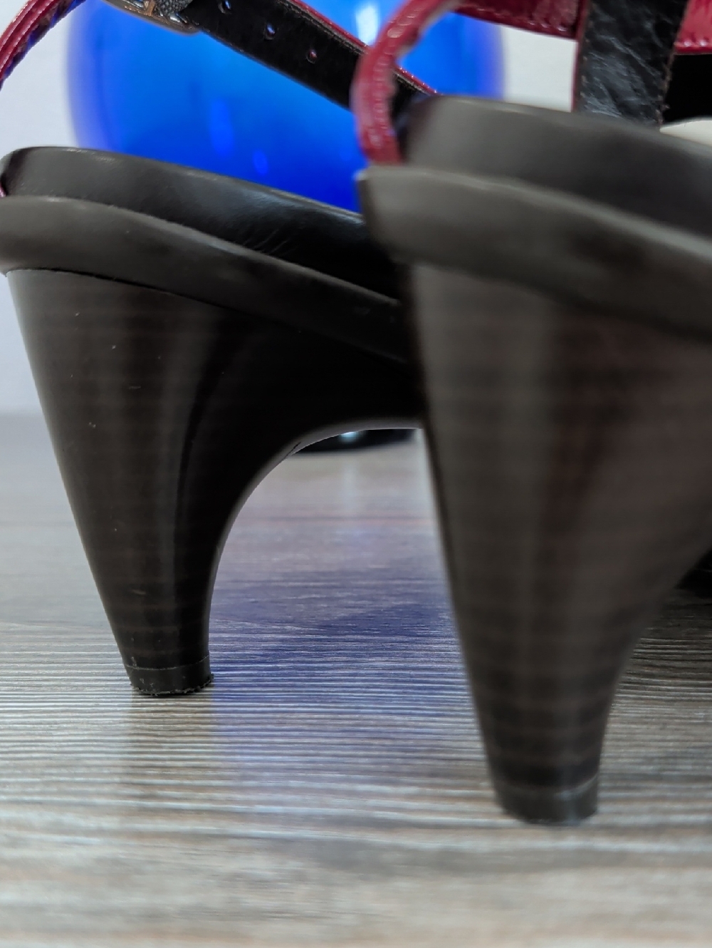 Like New Donald J. Pliner TEMIRA Oxblood Red Patent Leather Heeled Sandals 10 - Picture 13 of 14